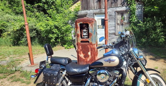 Old Time Gas Station (Pollys Place, Pure Oil) - Web Listing (newer photo)